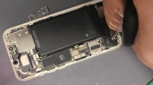 iPhone 13 замена аккумулятора.