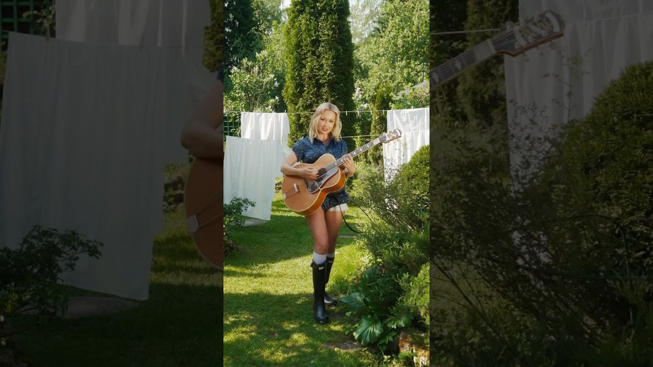 Совершенно летние в сети! слушайте на всех цифровых площадках и делитесь своими летними кадрами