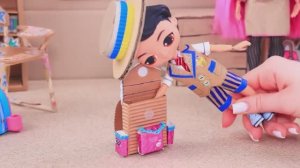 K-Pop Охотницы Руми и Джину в картонной и пушистой школе!