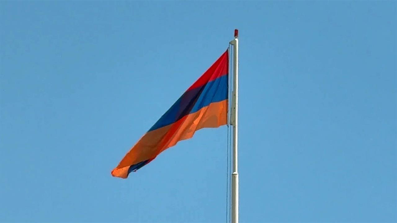 В МИД России прокомментировали происходящее в Армении накануне выборов. смотреть онлайн