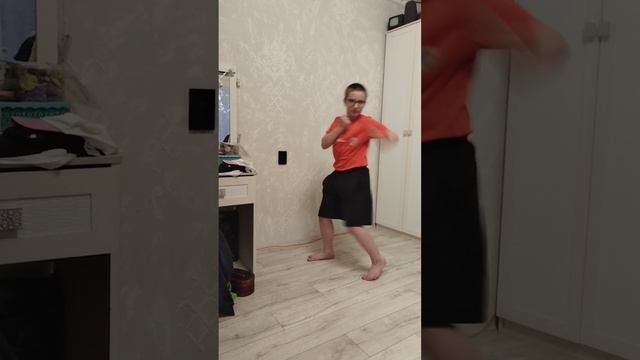 отрабатываем прямые боковые и аперкот. смотреть онлайн
