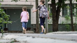 Москва покрылась сугробами из тополиного пуха
