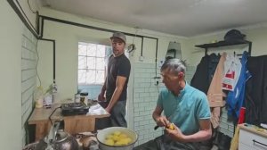 Мансур Сакпанов- ПУСТЬ ОН ЕСТ СВОЁ САМ - Я УХОЖУ ОТ ВОЛОДИ . ПРОЙДЕТ ЛИ НА ГРУППУ СЕРГЕЙ МИХАЙЛОВИЧ