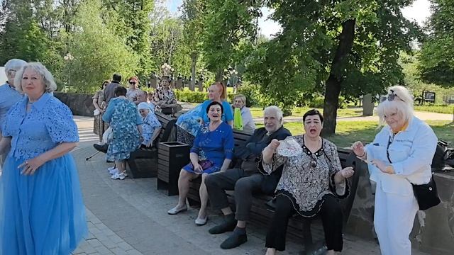 Дискотека начинается... 06.06.26... смотреть онлайн