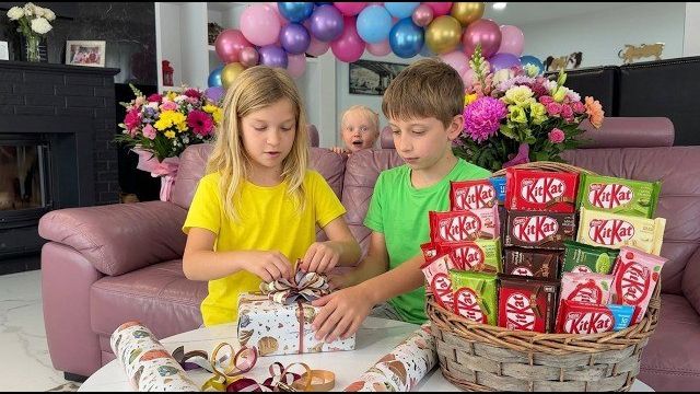 СОФУНЬЯ ШАЛУНЬЯ - СОФИЯ СКУШАЛА НИКИН ПОДАРОК. смотреть онлайн