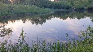 вечерняя рыбалка на озере место для медитации рыбака