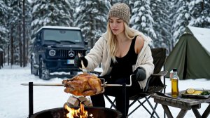 🏔️❄️ В одиночестве в Заснеженном лесу 🏕️ Готовим вкусный ужин у костра во время зимнего похода 🔥