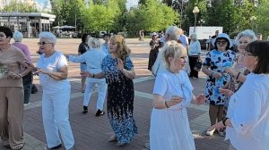 Пусть распускаются цветы... 06.06.26...