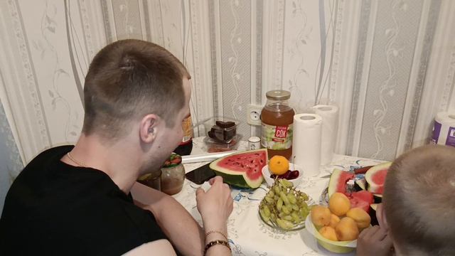 ПОГОДА ИСПОРТИЛАСЬ, КУПИЛИ🍉🍒🍇🍊РЕШАЮ ЗА ВСЕХ 🤦♀️ смотреть онлайн