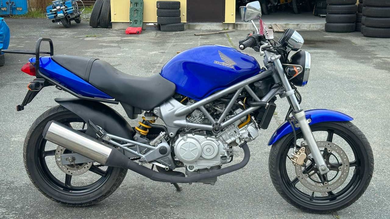 Honda VTR250 - MC33-1020564