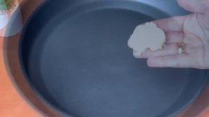 За 5 минут ЯБЛОЧНЫЙ ПИРОГ на сковороде, который тает во рту! Быстрый и Вкусный Завтрак! Без миксера!