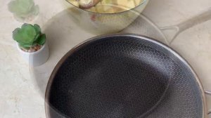 За 5 минут ЯБЛОЧНЫЙ ПИРОГ на сковороде, который тает во рту! Быстрый и Вкусный Завтрак!