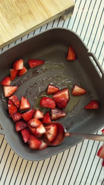 Клубника с сумахом и кремом из маскарпоне 🍓✨