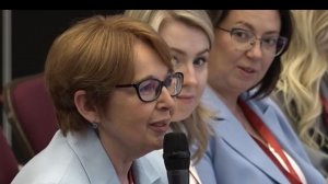 Это гадалка говорит, что будет. А прогнозирование - это что будет, ЕСЛИ...