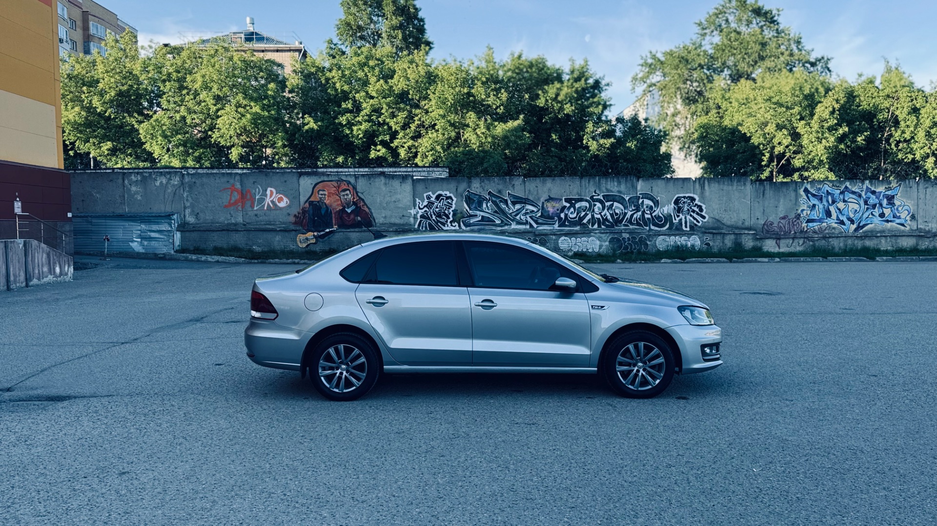 Polo sedan silver💥