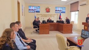 Начальник УМВД России по Владимирской области вручил награды отличившимся офицерам