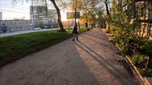 Просто гуляем с дочерью