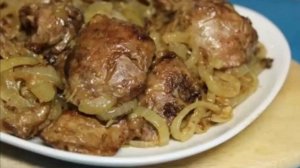 Самая вкусная Куриная печень жареная с луком на сковороде.