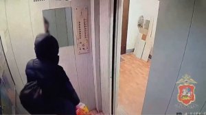 Пьяная женщина обокрала квартиру в Подмосковье, найдя ключ в обуви у двери
