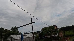 Жизнь пенсионеров в саду.