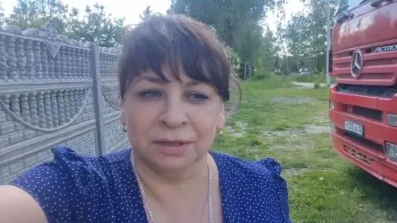 Делаем перестановку. В ожидании новой мебели. Собираем ягоды в саду. Борьба с травой смотреть онлайн