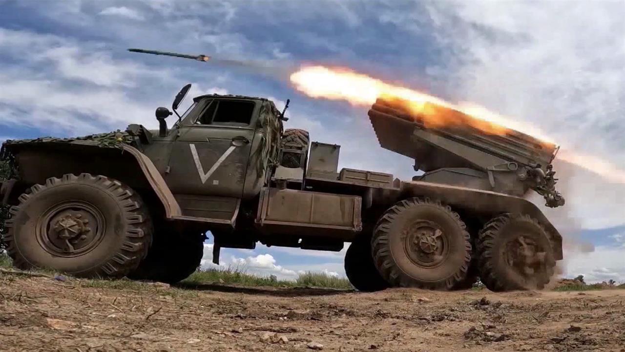 Российские войска взяли под контроль еще один населенный пункт в Харьковской области. смотреть онлайн