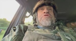 Видео от А.Сладков. Проезд по дорогам Бахмута и Соледара в экипаже Добровольческого корпуса.
