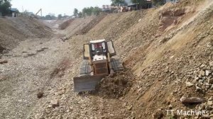 Great Skills Operator ZOOMLION Bulldozer Spreading Stone Canal Slope Repairing Under Bridge & Trucks