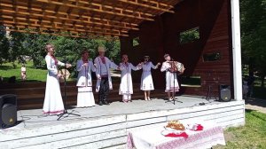 Кадры выступлений артистов ансамбля народной песни «Сото вий» на Пеледыш Пайрем в Москве в 2026 году