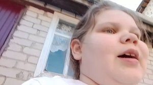 мы на улице с Аней после детского сада