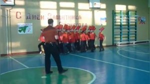 Марширование в 107 школе Настенька ещё маленькая