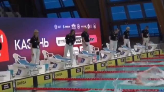 В Казани состоялся прощальный заплыв двукратного олимпийского чемпиона Евгения Рылова смотреть онлайн