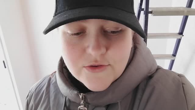 Ремонтный влог : красим стены ОСП OSB краской и болтаем с мамой.Иду по снегу в душ, весна а снега ух смотреть онлайн