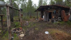 Добрался до избы и наловил щуки. Щука на новые приманки. Жизнь в тайге.