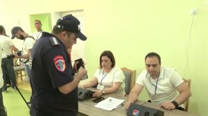 В Армении в условиях беспрецедентного давления на оппозицию проходят парламентские выборы.