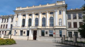 Опять поехала. Ростов Великий. Часть 1.  От вокзала пешком до центра. Гимназия Кекина