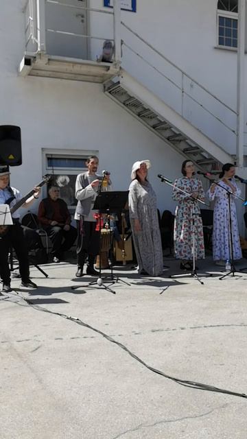 Фолк-группа 