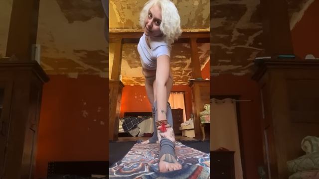 Yoga With Fuhrgi (720p) смотреть онлайн