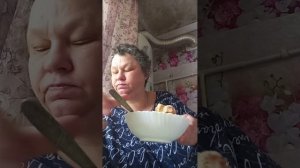 БАРДАК НА КУХНЕ, что в холодильнике,БРОСИЛИ И УШЛИ , Б.ФРОСЕ УБИРАЙ!!!