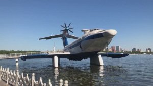 Десантно-штурмовой катер СКАТ и экраноплан ОРЛЁНОК