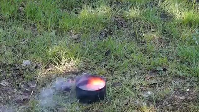 Реакция литиевой фольги из аккумулятора с водой