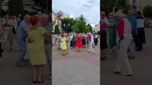 ,, Оркестр наш духовой,, Поёт Елена Надольская