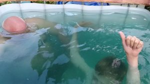 Конкурс КТО ДОЛЬШЕ ПРОСИДИТ ПОД ВОДОЙ.