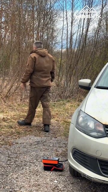 Спустило колесо на полтора бара в самый неподходящий момент...