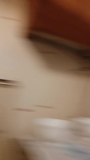 р