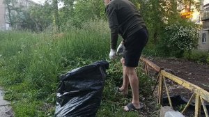 ПРИЩИПКА ПЕТУНИЙ, КОЛЕУСОВ | ПРОПОЛКА ТРАВЫ | РАБОТА НА КЛУМБЕ