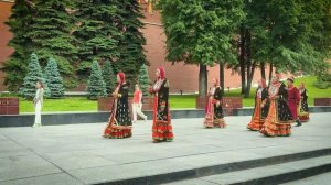 «Аҡ тирмә» ансамбле - Бер алманы бишкә бүләйек🍎🍎🍎🍎🍎