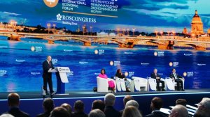 Прагматичный диалог: красная нить пленарной сессии ПМЭФ с участием Путина