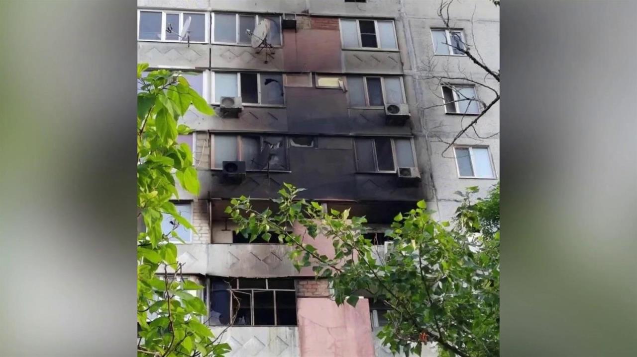 Три мирных жителя пострадали при ударе ВСУ по Энергодару. смотреть онлайн