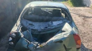 Водитель чудом выжил после удара дрона по машине на трассе в ДНР
